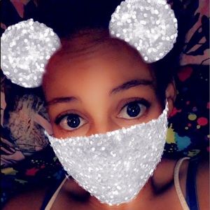 Meet your Posher, Ebony